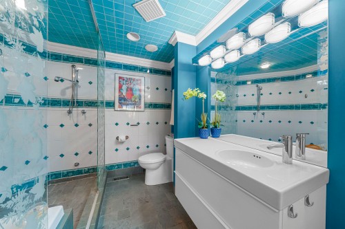 1130 Ironwork Passage, Vancouver, BC 