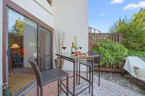 1130 Ironwork Passage, Vancouver, BC 