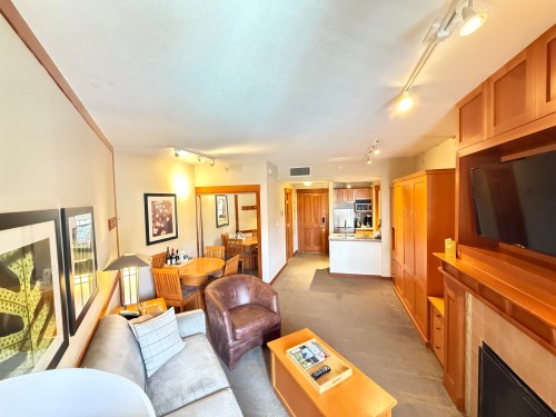 620-4320 Sundial Crescent  Whistler, BC V8E 1G6