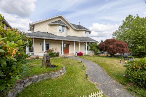 607 Eighteenth Street  New Westminster, BC V3M 4T1