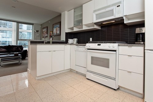 706-928 Beatty Street, Vancouver, BC 