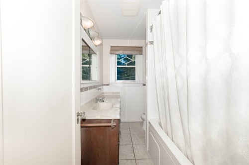 3548 37Th Avenue W, Vancouver, BC 