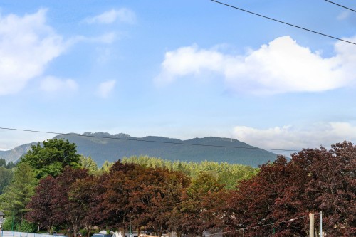 309-1519 Crown Street  North Vancouver, BC V7J 1G6