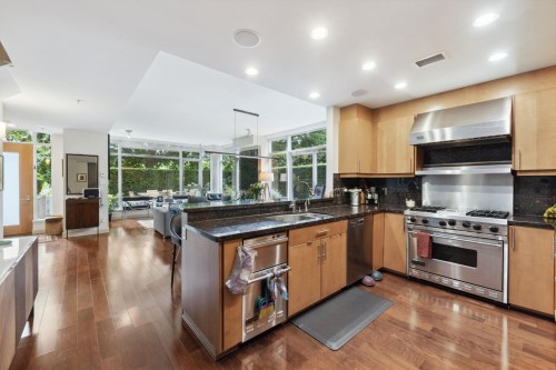 Th12-1233 Cordova Street W, Vancouver, BC 