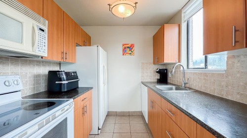 605-555 13Th Street, West Vancouver, BC 