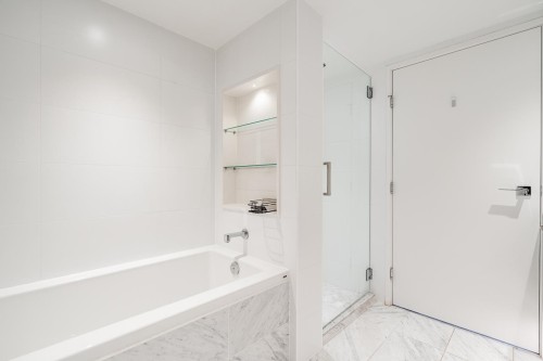 1910-1111 Richards Street, Vancouver, BC 