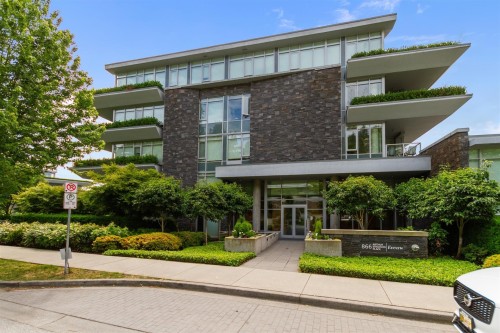 200-866 Arthur Erickson Place  West Vancouver, BC V7T 0B2