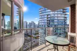 3005-688 Abbott Street  Vancouver, BC V6B 0B9