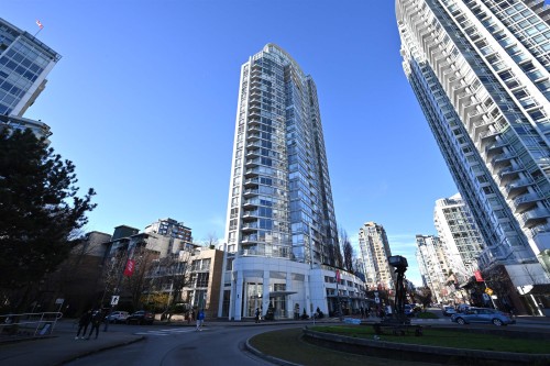 2002-1201 Marinaside Crescent  Vancouver, BC V6Z 2V2