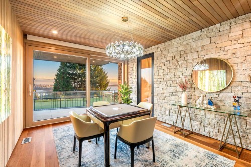 1036 Eyremount Drive, West Vancouver, BC 