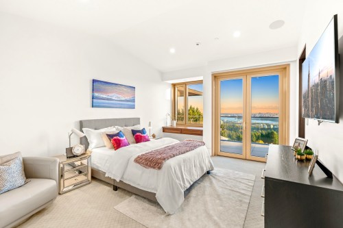 1036 Eyremount Drive, West Vancouver, BC 