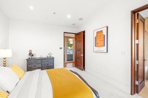 1036 Eyremount Drive, West Vancouver, BC 