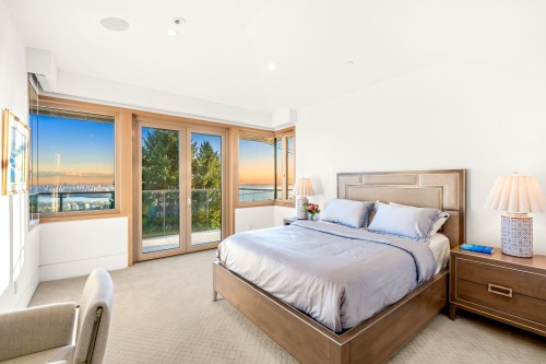 1036 Eyremount Drive, West Vancouver, BC 