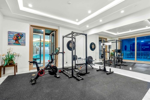 1036 Eyremount Drive, West Vancouver, BC 