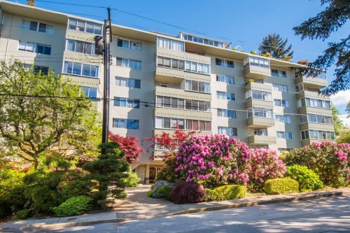 108-1425 Esquimalt Avenue  West Vancouver, BC V7T 1L1