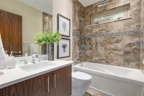 1243 Chartwell Place, West Vancouver, BC 