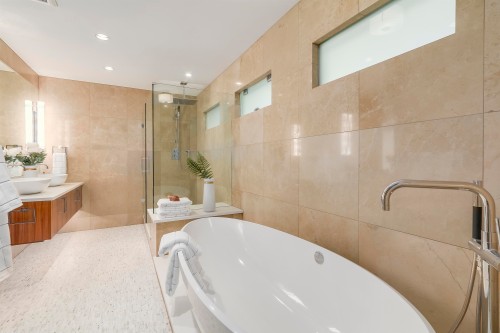 1243 Chartwell Place, West Vancouver, BC 