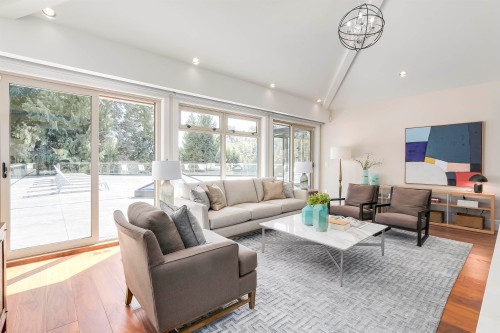 1243 Chartwell Place, West Vancouver, BC 