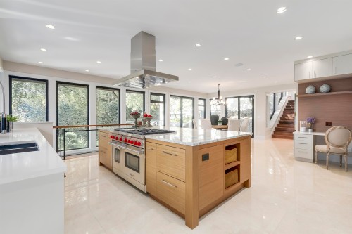 1243 Chartwell Place, West Vancouver, BC 