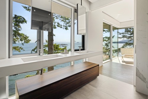 5225 Gulf Place, West Vancouver, BC 