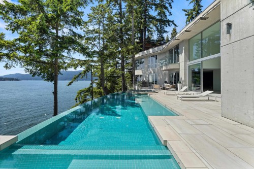 5225 Gulf Place, West Vancouver, BC 
