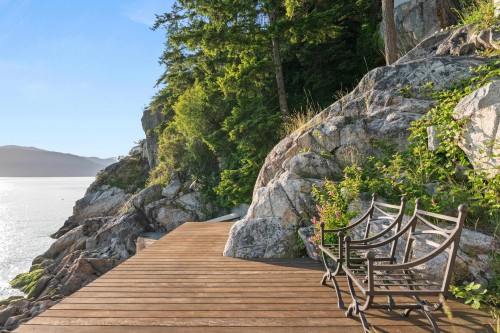 5225 Gulf Place, West Vancouver, BC 