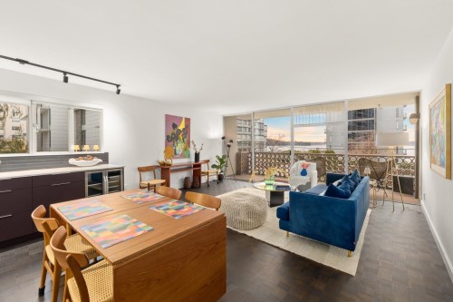 101-2135 Argyle Avenue  West Vancouver, BC V7V 1A5