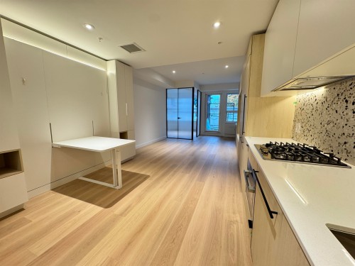 319-471 Broadway E Vancouver, BC V5T 1W9