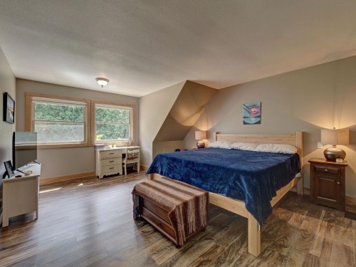 1317 Lockyer Road, Roberts Creek, BC 