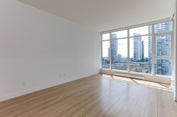 1710-4688 Kingsway  Burnaby, BC V5H 0E9