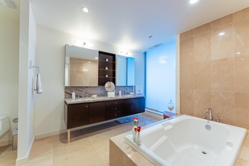 1402-1169 Cordova Street W, Vancouver, BC 