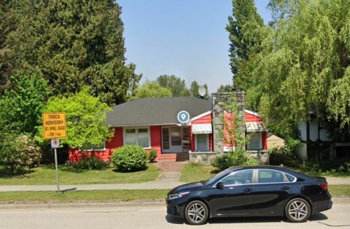 2214 St Johns Street  Port Moody, BC V3H 2A7