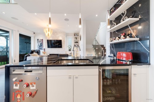 3781 24Th Avenue W, Vancouver, BC 