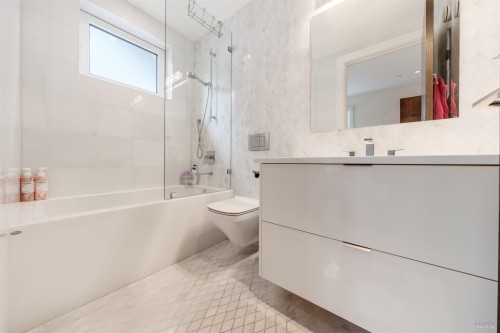 3781 24Th Avenue W, Vancouver, BC 