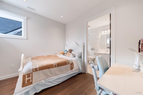 3781 24Th Avenue W, Vancouver, BC 