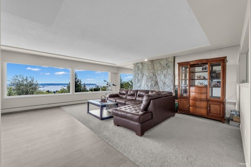 1368 Tyrol Road, West Vancouver, BC 