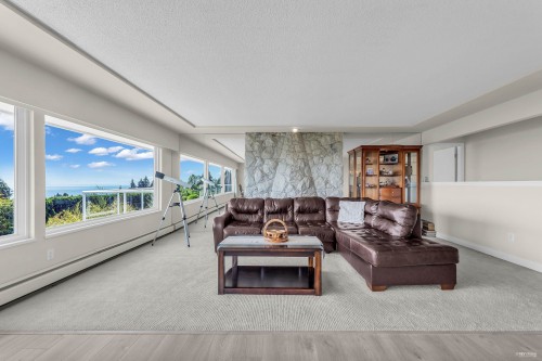 1368 Tyrol Road, West Vancouver, BC 