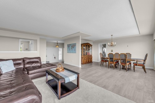 1368 Tyrol Road, West Vancouver, BC 