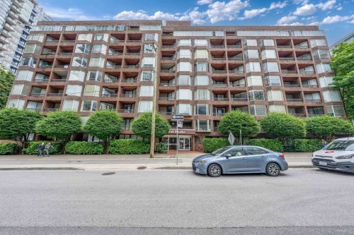 914-950 Drake Street  Vancouver, BC V6Z 2B9