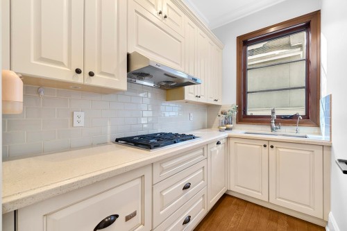 4085 36Th Avenue W, Vancouver, BC 