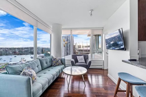 2202-688 Abbott Street  Vancouver, BC V6B 0B9