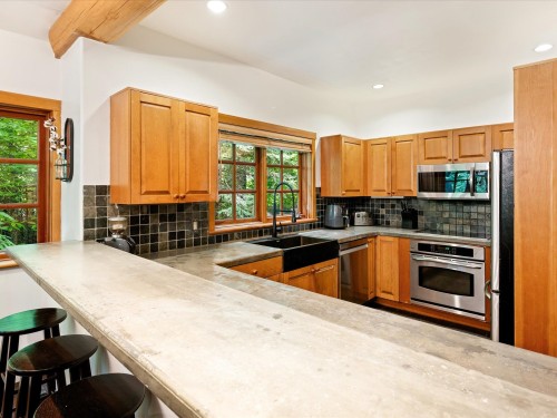 6-2240 Nordic Drive, Whistler, BC 