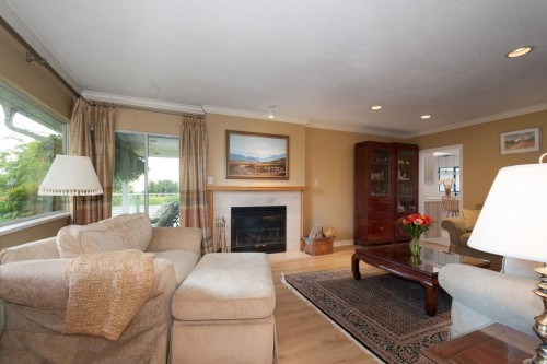 530 Queens Road E, North Vancouver, BC 