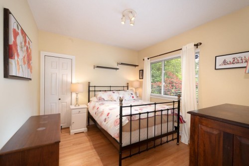 530 Queens Road E, North Vancouver, BC 