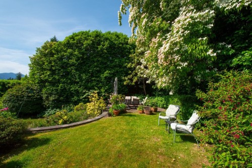 530 Queens Road E, North Vancouver, BC 