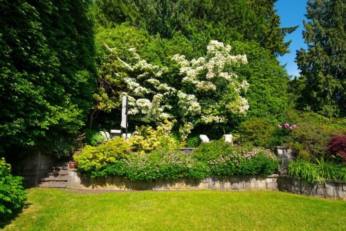 530 Queens Road E, North Vancouver, BC 