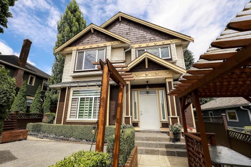 121A Debeck Street  New Westminster, BC V3L 3H7