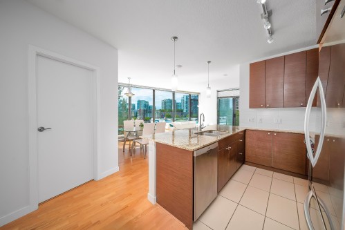 606-7360 Elmbridge Way, Richmond, BC 