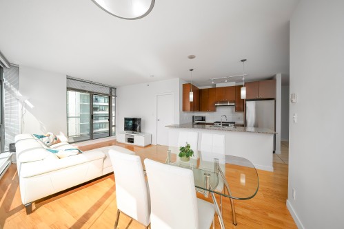 606-7360 Elmbridge Way, Richmond, BC 