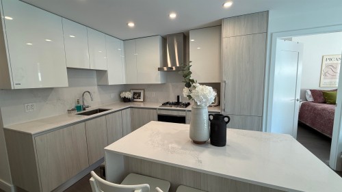 207-488 58th Avenue W Vancouver, BC V5X 1V5